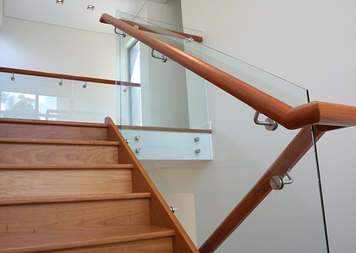 Cách chọn lựa cầu thang kính Hải Phòng phù hợp không gian nhà bạn