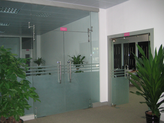 Cửa kính thủy lực 2 cánh Hải Phòng