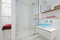 Phòng tắm kính 180 độ